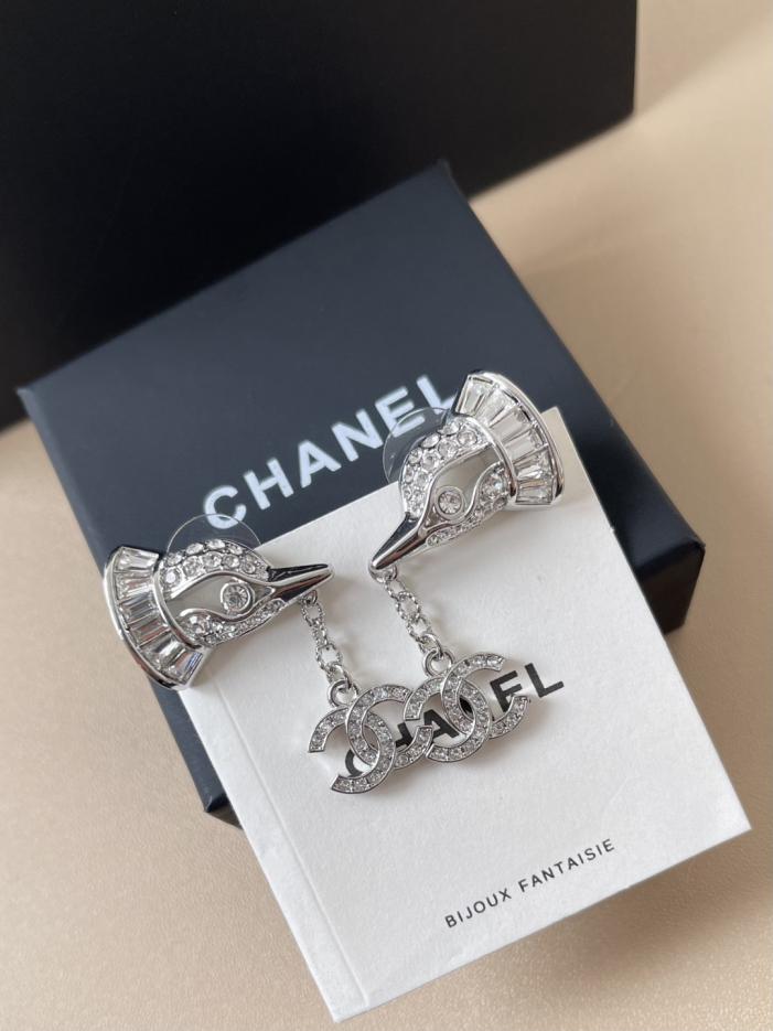 replik,replica,schmuck,1:1,beste,ohrringe,ring,Repliken Chanel – Neue Vogelohrringe aus den 25er-Jahren, Silberbeschläge mit Kristalleinlage in Vogelform (MMBY9) replik,replica,schmuck,1:1,beste,ohrringe,ring,Repliken Chanel – Neue Vogelohrringe aus den 25er-Jahren, Silberbeschläge mit Kristalleinlage in Vogelform (MMBY9)