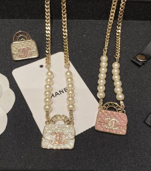 replik,replica,schmuck,1:1,beste,ohrringe,ring,Repliken Das neuste Modell von Loewe, polierte Ohrringe, einheitliches ZP-Messingmaterial (OIJMO)