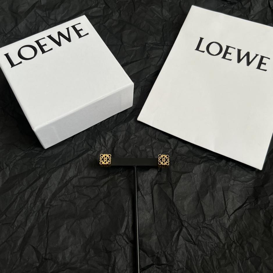 replik,replica,schmuck,1:1,beste,ohrringe,ring,Repliken Die neuen Ohrringe von Loewe: Anagram, dreidimensionaler, drahtumwickelter Anhänger mit ringförmiger Schnalle und geschnitzter Diamantschnalle (4RV1E) replik,replica,schmuck,1:1,beste,ohrringe,ring,Repliken Die neuen Ohrringe von Loewe: Anagram, dreidimensionaler, drahtumwickelter Anhänger mit ringförmiger Schnalle und geschnitzter Diamantschnalle (4RV1E)