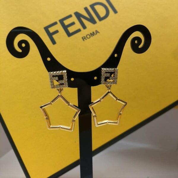 replik,replica,schmuck,1:1,beste,ohrringe,ring,Repliken Neue FENDI-Logo-Ohrringe, hochwertige Individualisierung (W0U0S)