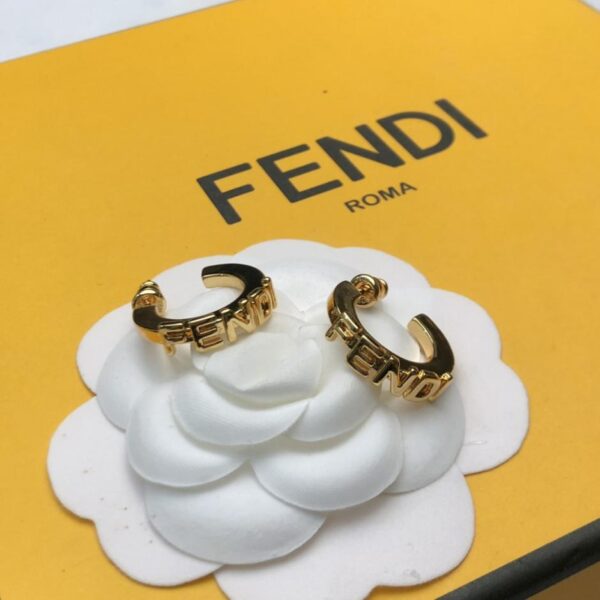replik,replica,schmuck,1:1,beste,ohrringe,ring,Repliken FENDI neue Logo-Ohrringe, hochwertige Individualisierung (M7Y2N)