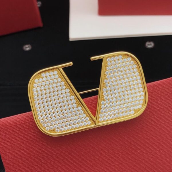 replik,replica,schmuck,1:1,beste,ohrringe,ring,Repliken Valentino neueste Diamantbrosche, einheitliches ZP-Messingmaterial (T3NJZ)