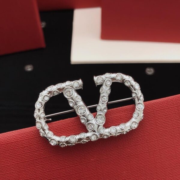 replik,replica,schmuck,1:1,beste,ohrringe,ring,Repliken Valentino neueste Diamantbrosche, einheitliches ZP-Messingmaterial (TY9PA)