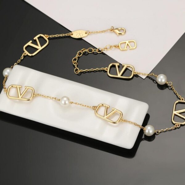 replik,replica,schmuck,1:1,beste,ohrringe,ring,Repliken Neue FENDI-Logo-Ohrringe, hochwertige Individualisierung (BLMV8)