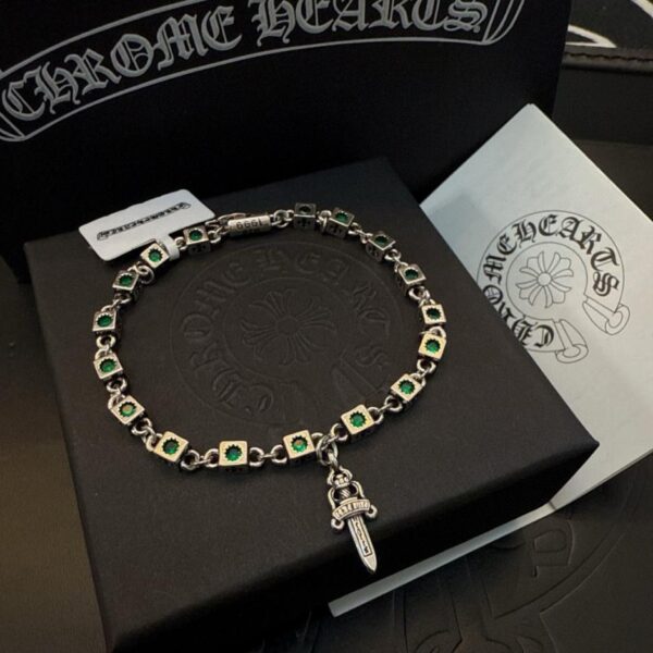 replik,replica,schmuck,1:1,beste,ohrringe,ring,Repliken Neues Chrome Hearts Armband mit grünen Diamanten in Gegenqualität. (MPS8K)