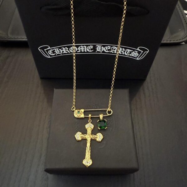 replik,replica,schmuck,1:1,beste,ohrringe,ring,Repliken Neue Chrome Hearts-Halskette mit grünem Diamantkreuz in Ladenqualität (B00SN)