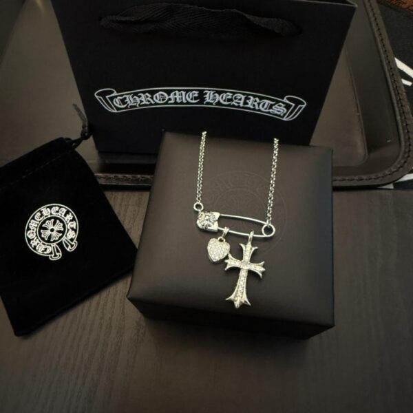 replik,replica,schmuck,1:1,beste,ohrringe,ring,Repliken Halskette mit Sicherheitsnadel-Kreuz von Chrome Hearts in Thekenqualität (0O4IW)