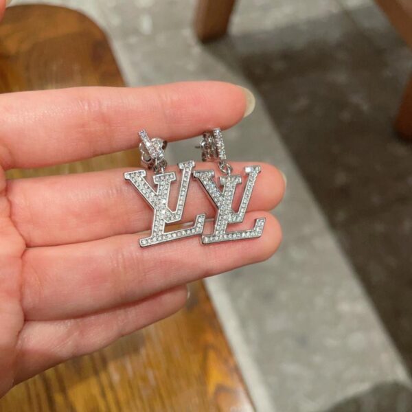 replik,replica,schmuck,1:1,beste,ohrringe,ring,Repliken Die neuen Ohrringe von Louis Vuitton sind aus dem gleichen Material wie die Theke (C7HZJ)