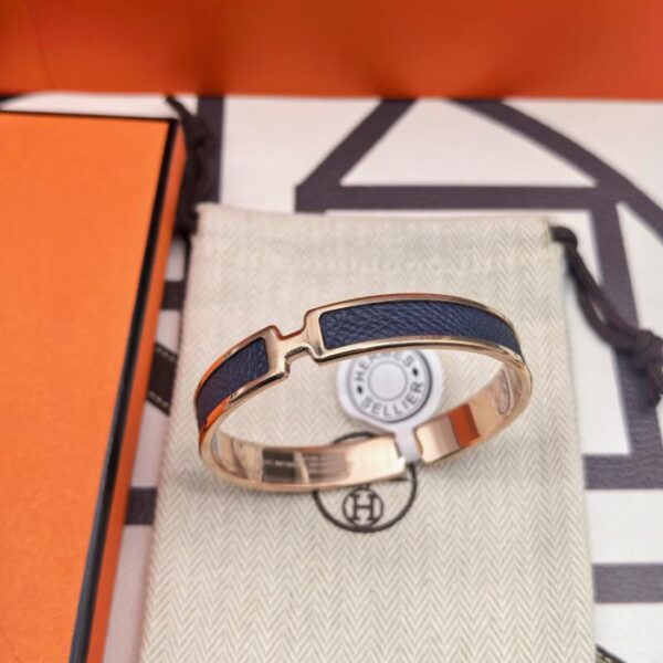 replik,replica,schmuck,1:1,beste,ohrringe,ring,Repliken Zählerversion Hermès dunkelblaues Lederarmband, neue verbesserte Version (V42RZ)