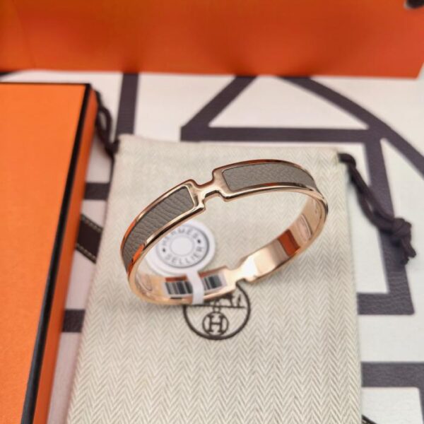 replik,replica,schmuck,1:1,beste,ohrringe,ring,Repliken Zählerversion Hermès graues Lederarmband, neue verbesserte Version (KZY4W)