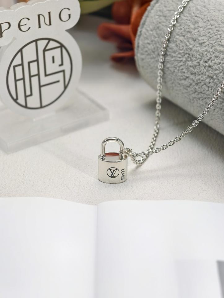 replik,replica,schmuck,1:1,beste,ohrringe,ring,Repliken Gegenversion LV Charity Halskette mit neuem Schloss, 925er Sterlingsilber (15,2 g) (JT1ZY) replik,replica,schmuck,1:1,beste,ohrringe,ring,Repliken Gegenversion LV Charity Halskette mit neuem Schloss, 925er Sterlingsilber (15,2 g) (JT1ZY)
