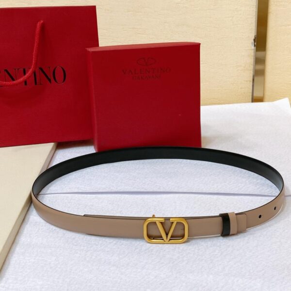 replik,replica,schmuck,1:1,beste,ohrringe,ring,Repliken VALENTINO GARAVANI VLOGO SIGNATURE wendbarer Gürtel aus glänzendem Kalbsleder mit klassischer Schnalle aus Messing (TNY6K)