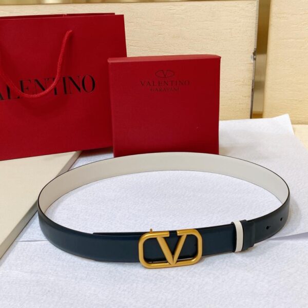 replik,replica,schmuck,1:1,beste,ohrringe,ring,Repliken VALENTINO GARAVANI VLOGO SIGNATURE Wendegürtel aus glänzendem Kalbsleder mit klassischer Messingschnalle (P47WF)