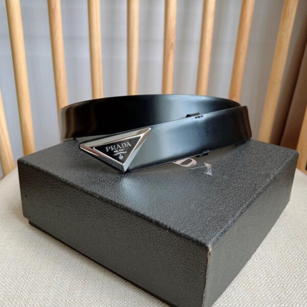 replik,replica,schmuck,1:1,beste,ohrringe,ring,Repliken PRADA – neuster Gürtel aus glänzendem Leder (TF8B7)