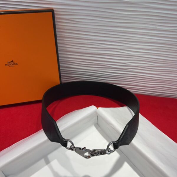 replik,replica,schmuck,1:1,beste,ohrringe,ring,Repliken Hermès Kelly Taschen-Schultergurtdetails des Swift- und Epsom TC-Leder-Schultergurts (NHE12)