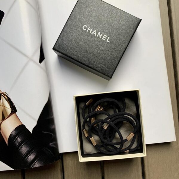 replik,replica,schmuck,1:1,beste,ohrringe,ring,Repliken (10 Stück) Chanel New Metal Label Classic Black Hochelastische, langlebige Haargummis, 10 Stück/Box (6K55S)