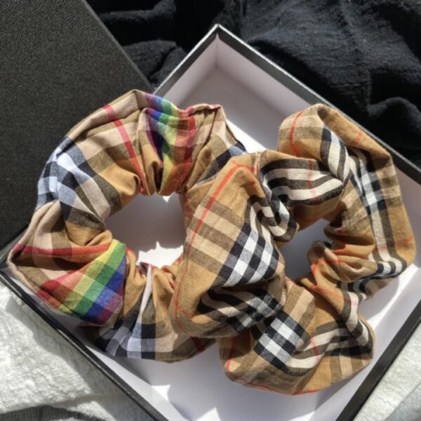replik,replica,schmuck,1:1,beste,ohrringe,ring,Repliken Burberry Check Haargummi (kleines Karomuster oder Regenbogenkaromuster) (zwei Optionen verfügbar) 1 Stück/einfache Tasche (EBOZG)