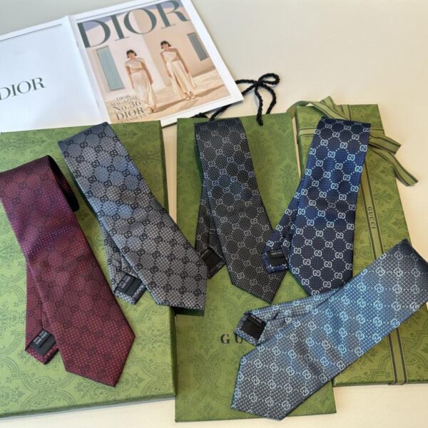 replik,replica,schmuck,1:1,beste,ohrringe,ring,Repliken Gucci New Counter [GG Logo Print Tie] Herrenkrawatte (K86H6)