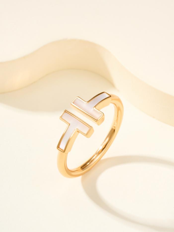 replik,replica,schmuck,1:1,beste,ohrringe,ring,Repliken Doppelter T-Ring mit weißer Muschel (LR6VT) replik,replica,schmuck,1:1,beste,ohrringe,ring,Repliken Doppelter T-Ring mit weißer Muschel (LR6VT)