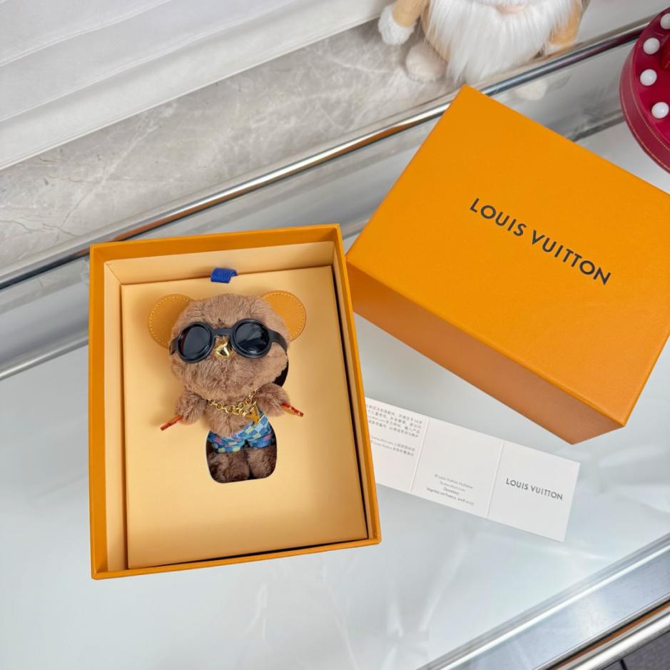 replik,replica,schmuck,1:1,beste,ohrringe,ring,Repliken Komplettes Set mit Originalverpackung, LV Louis Bear, Plüschanhänger, Taschenzubehör, Schlüsselanhänger, Taschenanhänger (8FUUP) replik,replica,schmuck,1:1,beste,ohrringe,ring,Repliken Komplettes Set mit Originalverpackung, LV Louis Bear, Plüschanhänger, Taschenzubehör, Schlüsselanhänger, Taschenanhänger (8FUUP)