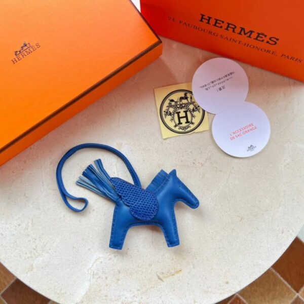 replik,replica,schmuck,1:1,beste,ohrringe,ring,Repliken HERMES Rodeo Pegase Taschenanhänger Schlüsselanhänger handgenähtes Lammfell + echtes Eidechsenleder (RGX3I)