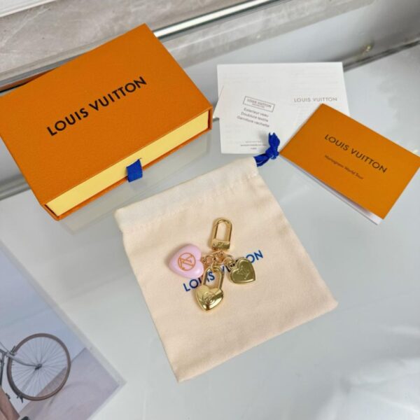 replik,replica,schmuck,1:1,beste,ohrringe,ring,Repliken Louis Vuitton Pink 3D Herz Schlüsselanhänger Taschenanhänger (8UUVB)