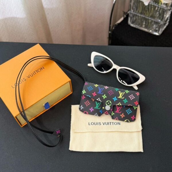 replik,replica,schmuck,1:1,beste,ohrringe,ring,Repliken Neu eingetroffen 4-farbige LOUIS VUITTON neue Brillentasche (J76DY)