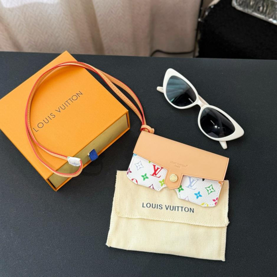 replik,replica,schmuck,1:1,beste,ohrringe,ring,Repliken Neu eingetroffen 4-farbige LOUIS VUITTON neue Brillentasche (U6SB4) replik,replica,schmuck,1:1,beste,ohrringe,ring,Repliken Neu eingetroffen 4-farbige LOUIS VUITTON neue Brillentasche (U6SB4)