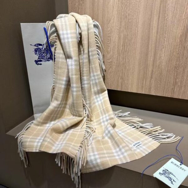replik,replica,schmuck,1:1,beste,ohrringe,ring,Repliken Burberry Kaschmirschal mit großen Quasten (BXJ7A)