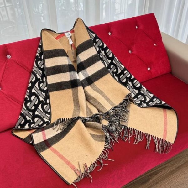 replik,replica,schmuck,1:1,beste,ohrringe,ring,Repliken Schwarzer Burberry-Logo-Cape aus Wollmischung mit Jacquardmuster (L00BF)