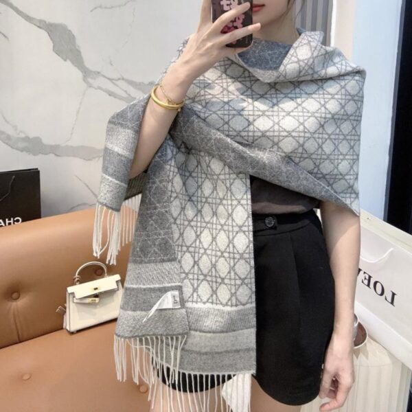 replik,replica,schmuck,1:1,beste,ohrringe,ring,Repliken DIOR (Silver Thread) Neuer Schal mit Cannage-Muster aus 100 % Kaschmir (OEJ4J)