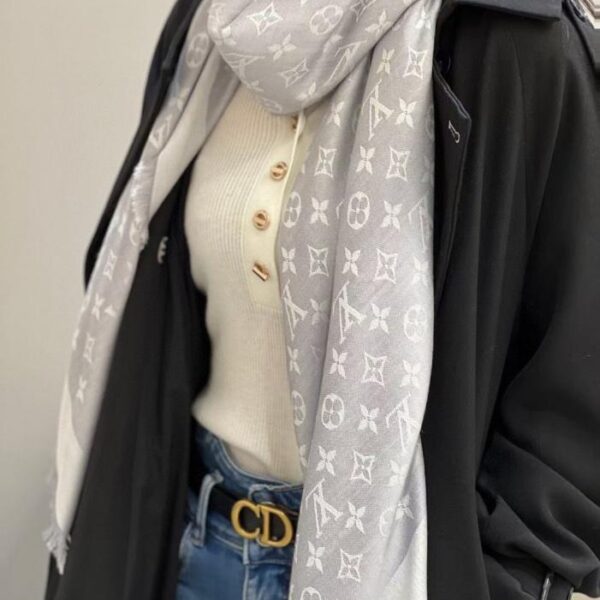 replik,replica,schmuck,1:1,beste,ohrringe,ring,Repliken Hellgraues klassisches Louis Vuitton Design mit dezentem Jacquard-Monogrammmuster (0B2QU)