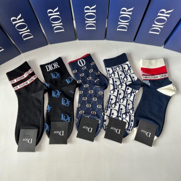 replik,replica,schmuck,1:1,beste,ohrringe,ring,Repliken Die neuen klassischen mittellangen Socken von DIOR, fünf Paar pro Packung (A8VWU)