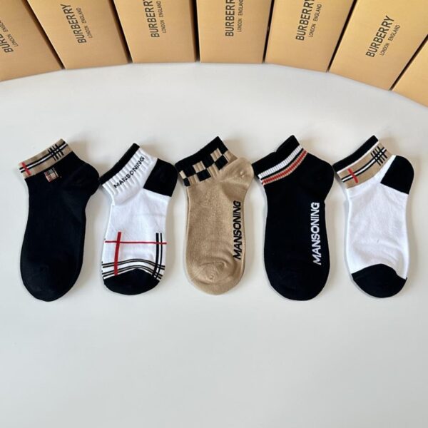 replik,replica,schmuck,1:1,beste,ohrringe,ring,Repliken Neue mittellange Socken von Burberry, fünf Paar pro Packung (A0KZ0)