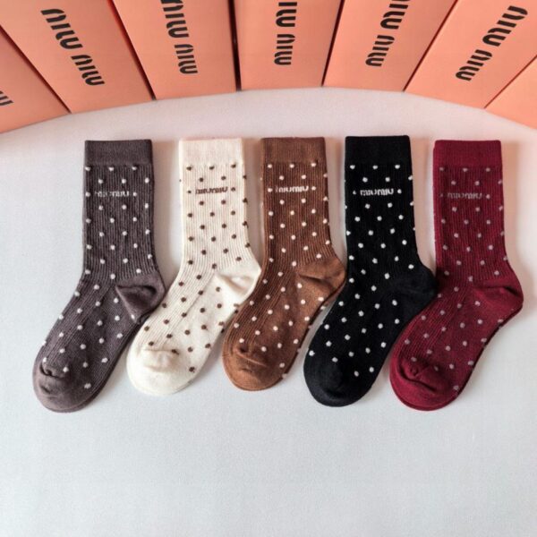 replik,replica,schmuck,1:1,beste,ohrringe,ring,Repliken MiuMiu Neue Kaschmir-Socken in mittlerer Länge, 5 Paar pro Karton (Y5RAR)