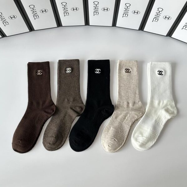 replik,replica,schmuck,1:1,beste,ohrringe,ring,Repliken Chanels neue bestickte Midi-Socken, fünf Paar pro Schachtel (R7S64)