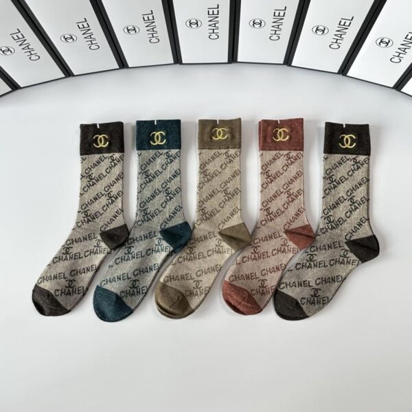 replik,replica,schmuck,1:1,beste,ohrringe,ring,Repliken Chanels neue bestickte Midi-Socken, fünf Paar pro Schachtel (WBCA2)