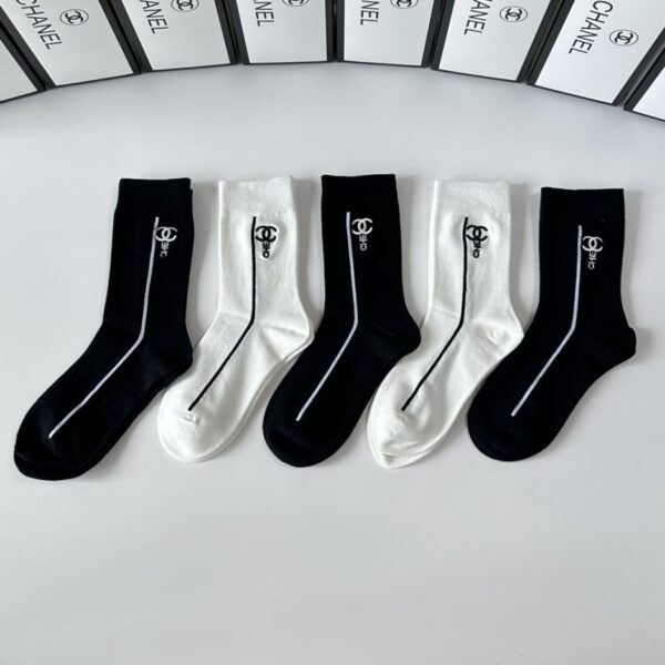 replik,replica,schmuck,1:1,beste,ohrringe,ring,Repliken Chanels neue bestickte Midi-Socken, fünf Paar pro Schachtel (1XY3Y)