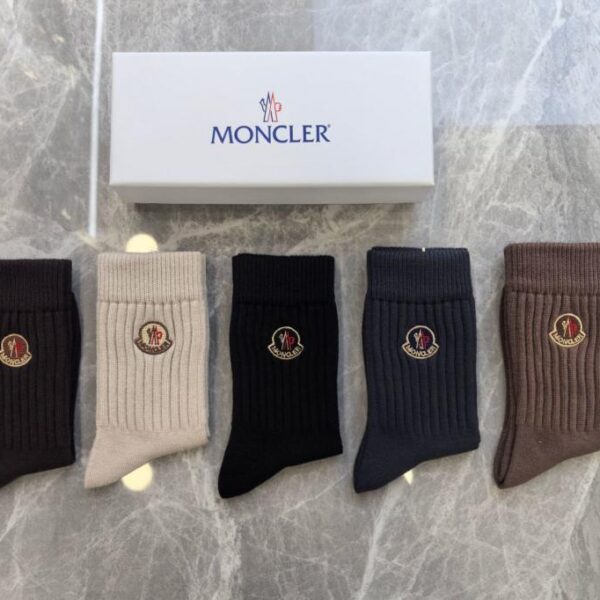 replik,replica,schmuck,1:1,beste,ohrringe,ring,Repliken Die neuesten mittellangen Kaschmirsocken von MONCLER mit Stickerei, fünf Paar pro Karton (6EQD7)