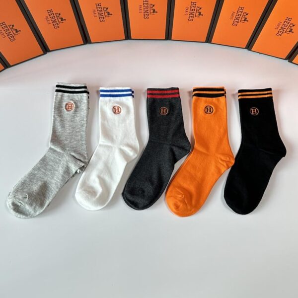 replik,replica,schmuck,1:1,beste,ohrringe,ring,Repliken Hermes neue bestickte Midi-Socken, fünf Paar pro Karton (5L 90D)
