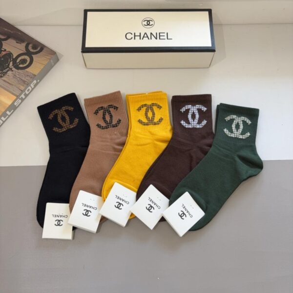 replik,replica,schmuck,1:1,beste,ohrringe,ring,Repliken (5 Paar pro Schachtel) Chanels neue High-End-Socken, wadenlange Socken mit Buchstabenaufdruck, im gleichen Stil wie in den Boutiquen (BX6Y4)