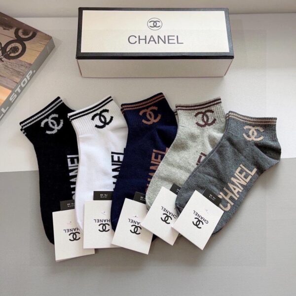 replik,replica,schmuck,1:1,beste,ohrringe,ring,Repliken (5 Paar pro Schachtel) Chanels neue High-End-Socken, mit Schriftzug, im gleichen Stil wie in den Boutiquen, Bootssocken, Designermarke für den Alltag (CJK1E)
