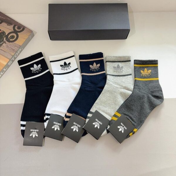 replik,replica,schmuck,1:1,beste,ohrringe,ring,Repliken (5 Paar pro Karton) Adidas Premium Buchstaben-Socken bis zur Wade für Damen und Herren, aus reiner Baumwolle (HTME2).