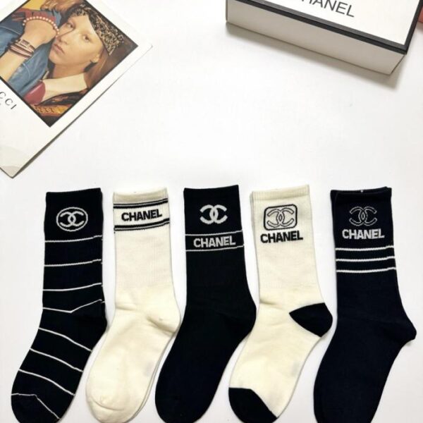 replik,replica,schmuck,1:1,beste,ohrringe,ring,Repliken [5 Paar pro Packung] Chanel klassische Logo-Baumwollsocken, mittelhoch (EJ8N6)