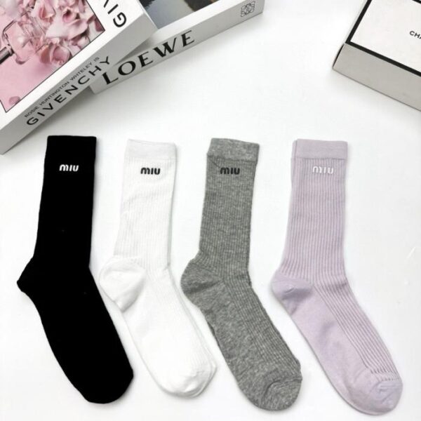 replik,replica,schmuck,1:1,beste,ohrringe,ring,Repliken [4 Paar pro Packung] MIUMIU Classic Logo Ultradünne, nahtlose Wadensocken (OTVZH)