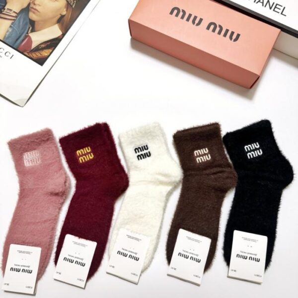 replik,replica,schmuck,1:1,beste,ohrringe,ring,Repliken 【5 Paar pro Packung】MIUMIU Klassische Logo-Nerzfleece-Knöchelsocken (HFAUX)