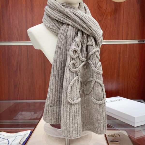 replik,replica,schmuck,1:1,beste,ohrringe,ring,Repliken [Goldfaden-Stil] LOEWEs neueste Strickkollektion – einfarbiger Strickschal (RYIDE)