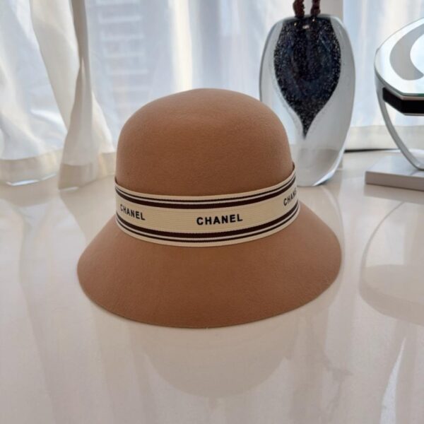 replik,replica,schmuck,1:1,beste,ohrringe,ring,Repliken CHANEL Neuer eleganter Bucket Hat für Herbst/Winter, 100 % Wollfilz (Q46C2)