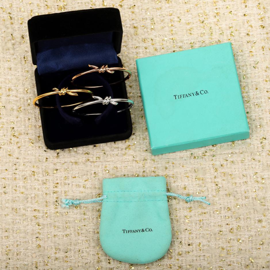 replik,replica,schmuck,1:1,beste,ohrringe,ring,Repliken Boutique / Verdrehtes, diamantfreies Armband, individuell gestaltbar mit echtem Gold und Diamanten, aus der Tiffany Knot Serie (X9M35). replik,replica,schmuck,1:1,beste,ohrringe,ring,Repliken Boutique / Verdrehtes, diamantfreies Armband, individuell gestaltbar mit echtem Gold und Diamanten, aus der Tiffany Knot Serie (X9M35).