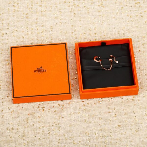 replik,replica,schmuck,1:1,beste,ohrringe,ring,Repliken Boutique / Neu eingetroffene Hermès-Halskette: Die Must-Have-Serie „Schweinenase“ (WFHJW)